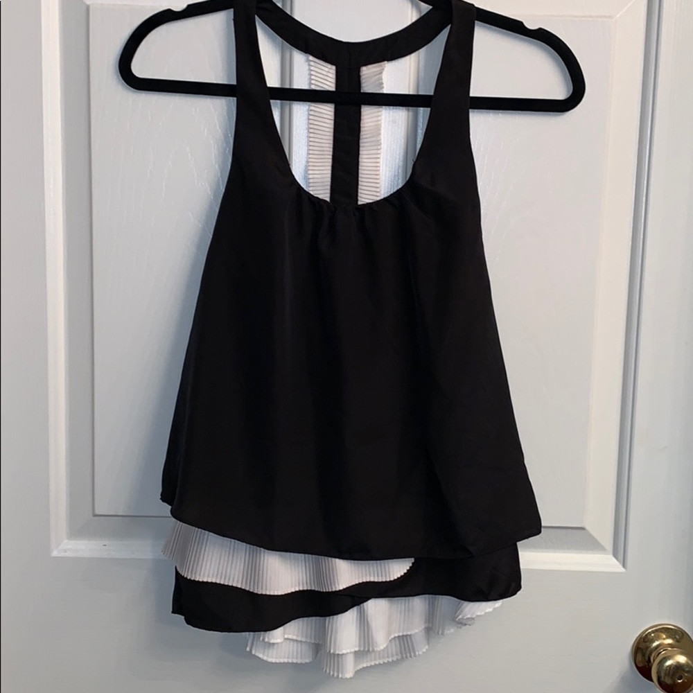 Black 🖤🤍 white detail racerback flirty tank top